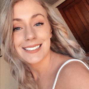 Meet your Posher, Lexie